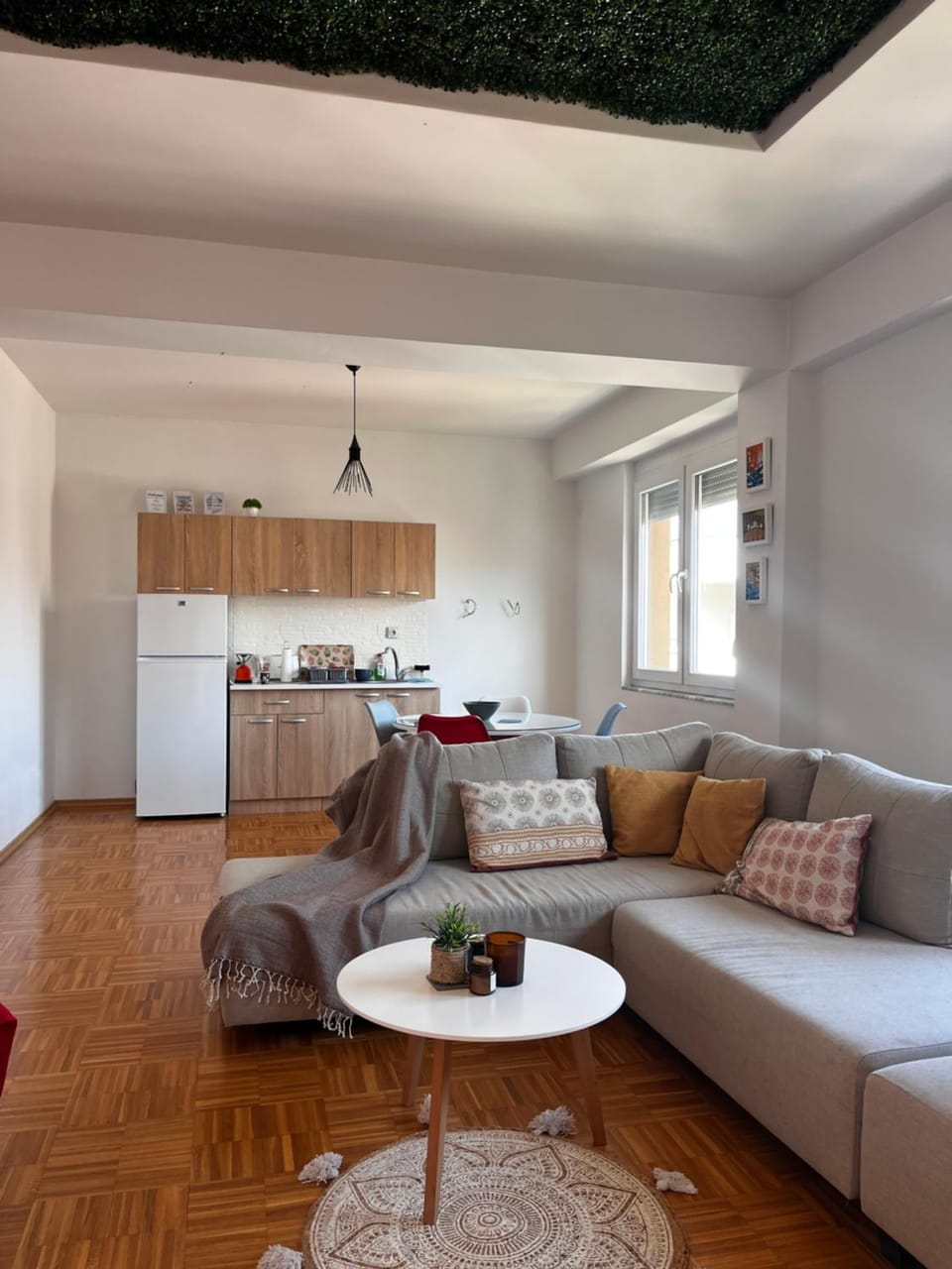 Kitchen or kitchenette, Seating area
