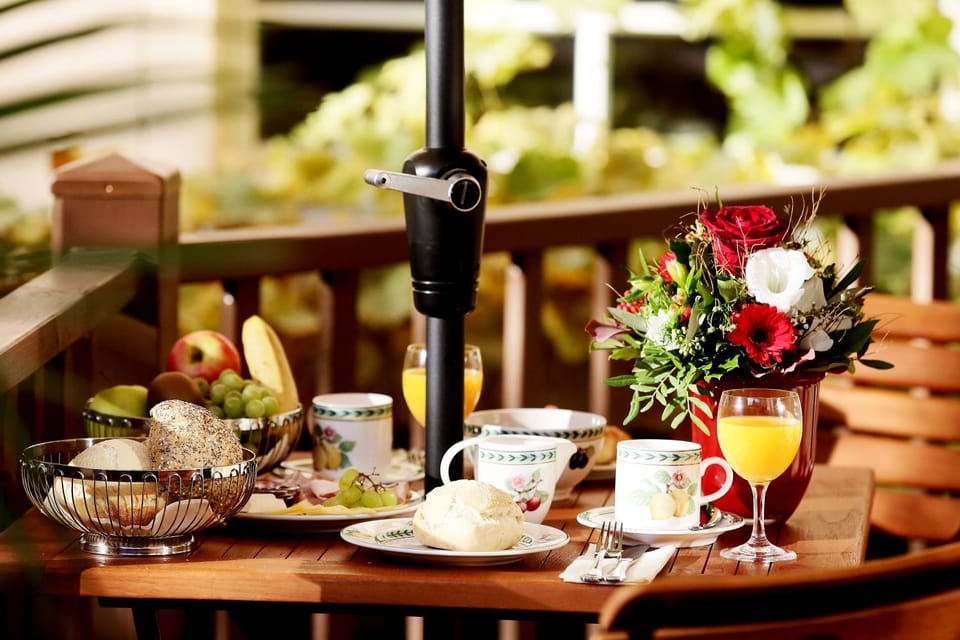 Garden view, Buffet breakfast