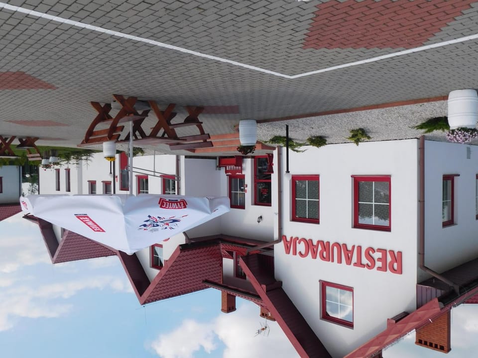 Property building, Facade/entrance, Property logo or sign