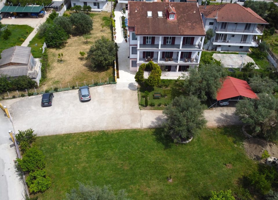 Christina Studios Apartment hotel in Ligia