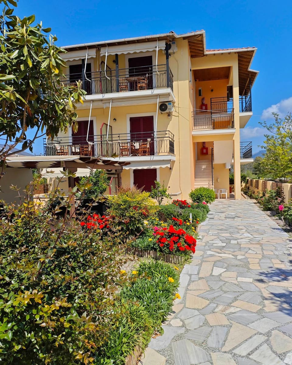 Christina Studios Apartment hotel in Ligia
