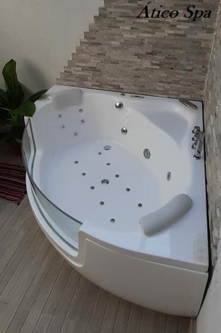 Hot Tub, Hot Tub