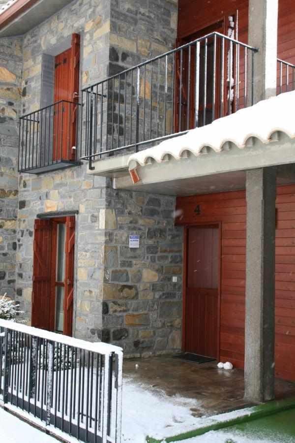 Facade/entrance, Winter