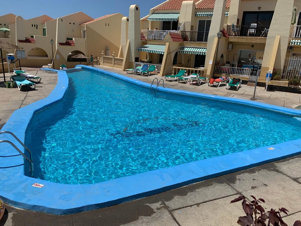 Swimming pool, Swimming pool