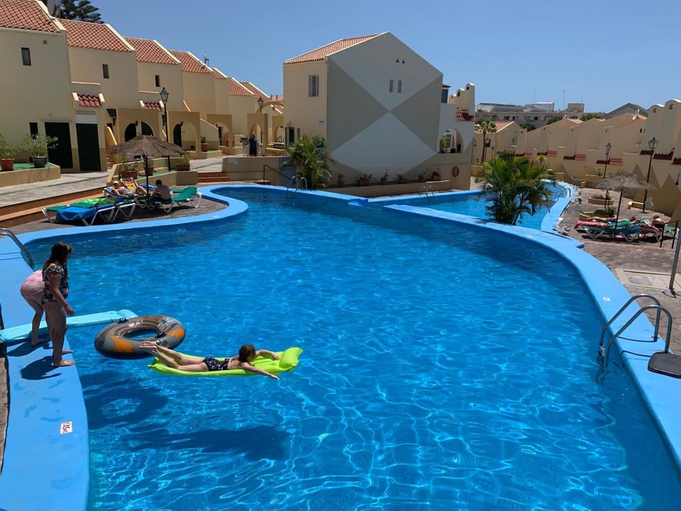 Swimming pool, Swimming pool