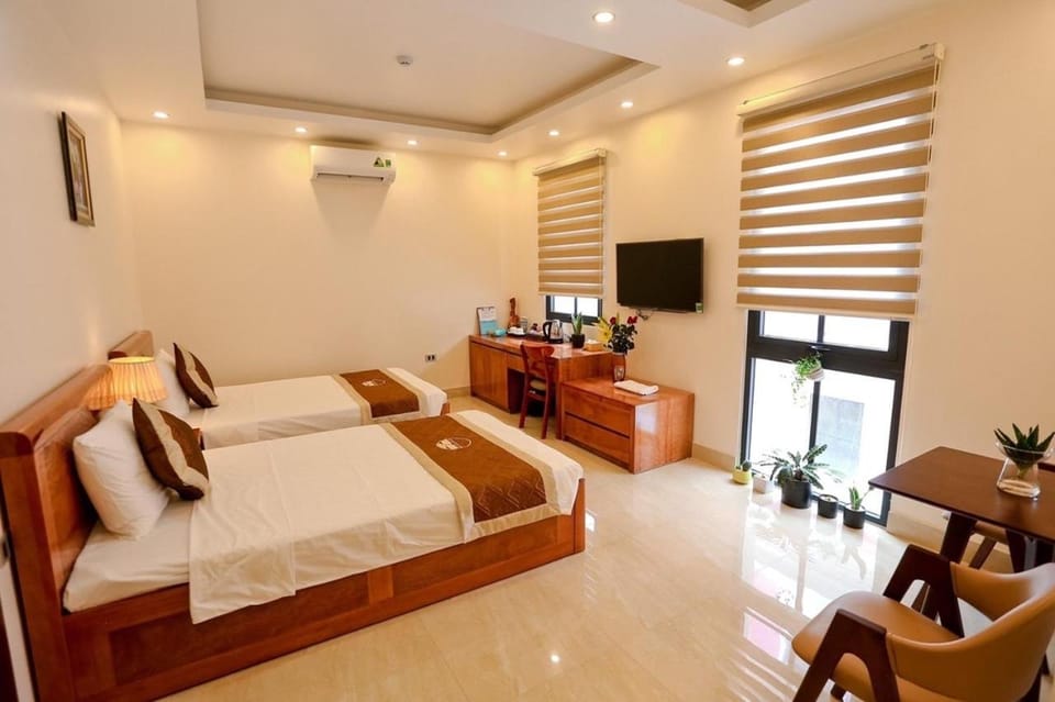 MANAROLA Hotel Bãi Cháy Hotel in Laos