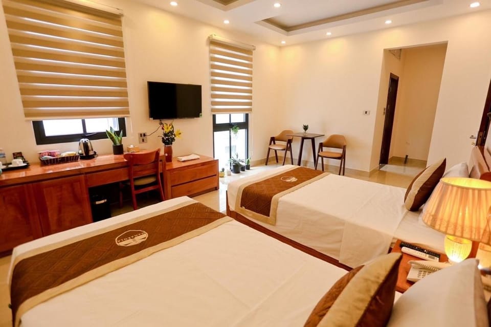 MANAROLA Hotel Bãi Cháy Hotel in Laos