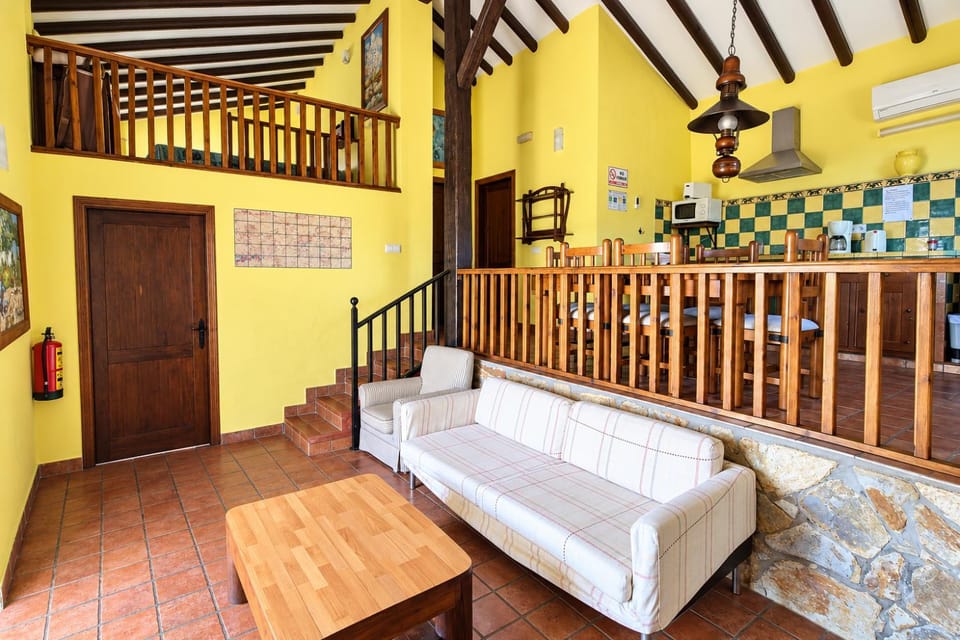 Rural cottage VINCENT van Gogh, with spectacular pool & OPTIONAL private 6 guests jacuzzi House in Sierra de las Nieves