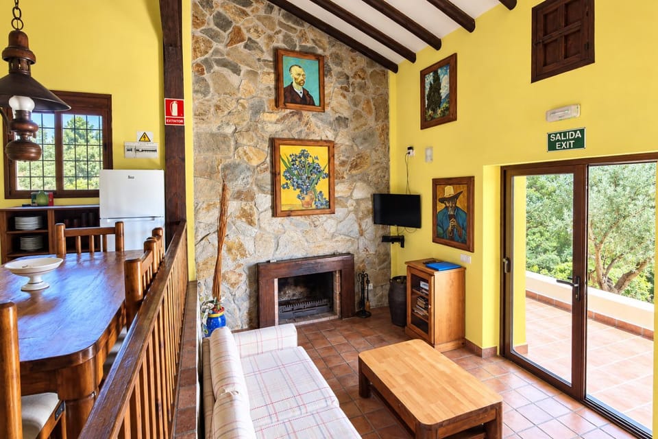 Rural cottage VINCENT van Gogh, with spectacular pool & OPTIONAL private 6 guests jacuzzi House in Sierra de las Nieves