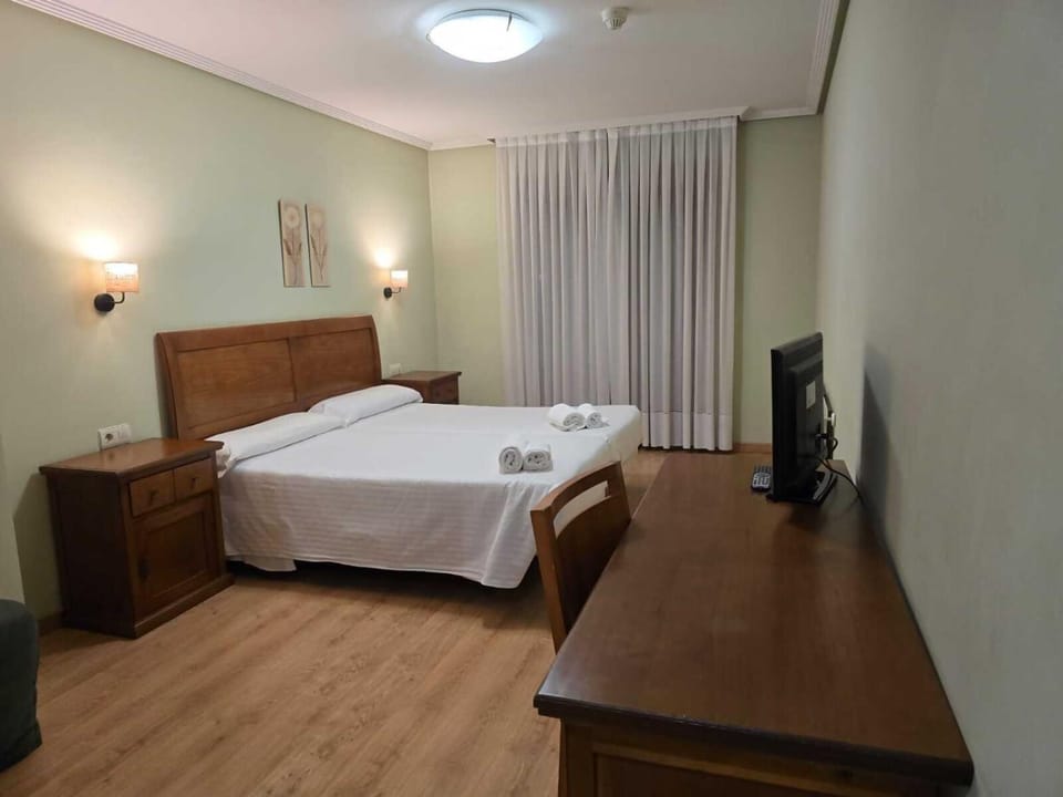 HOTEL EL ROBLE PALENTINO Hotel in Cantabria