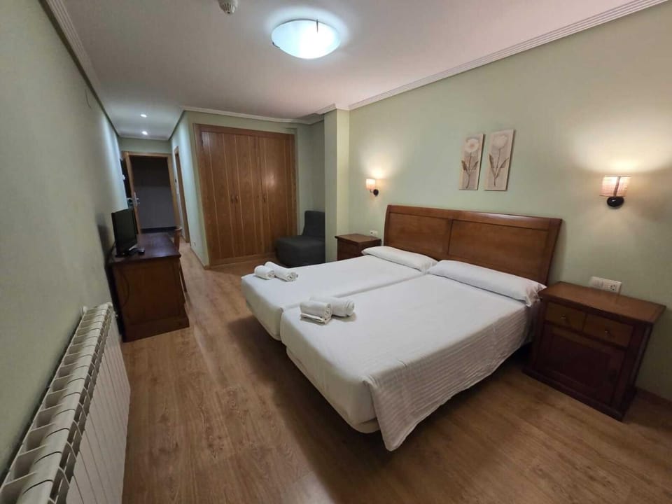 HOTEL EL ROBLE PALENTINO Hotel in Cantabria