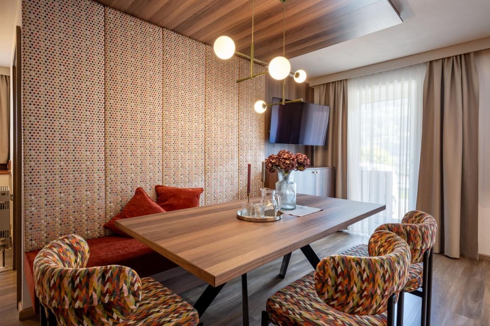 Living room, Photo of the whole room