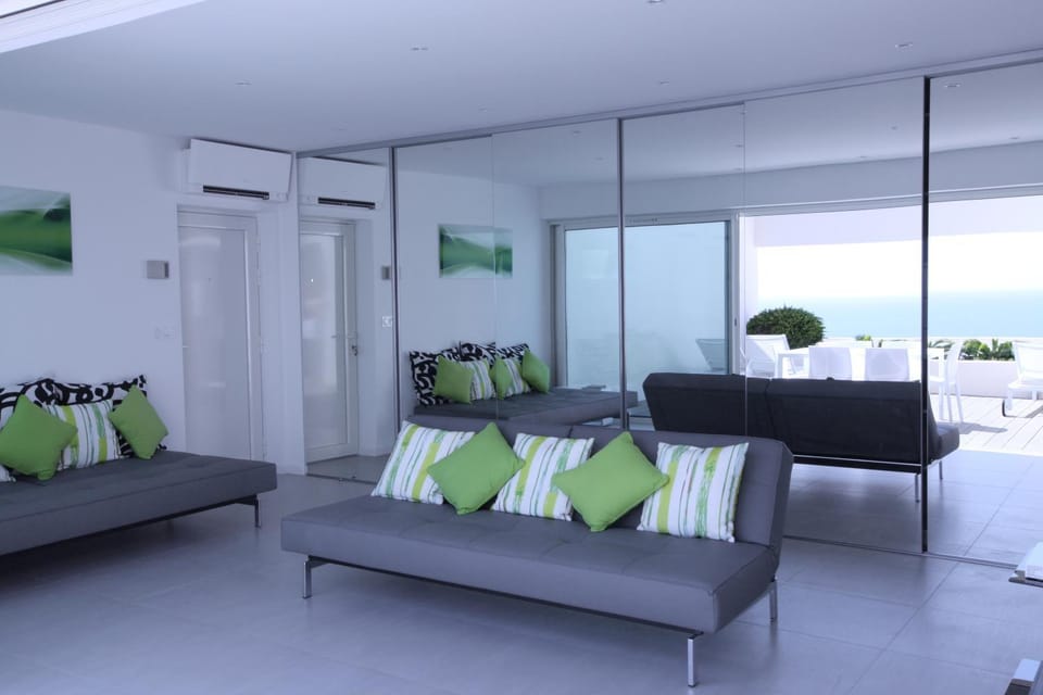 Living room, Sea view
