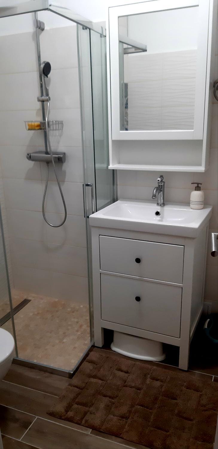 Shower, Toilet, Bathroom, washing machine
