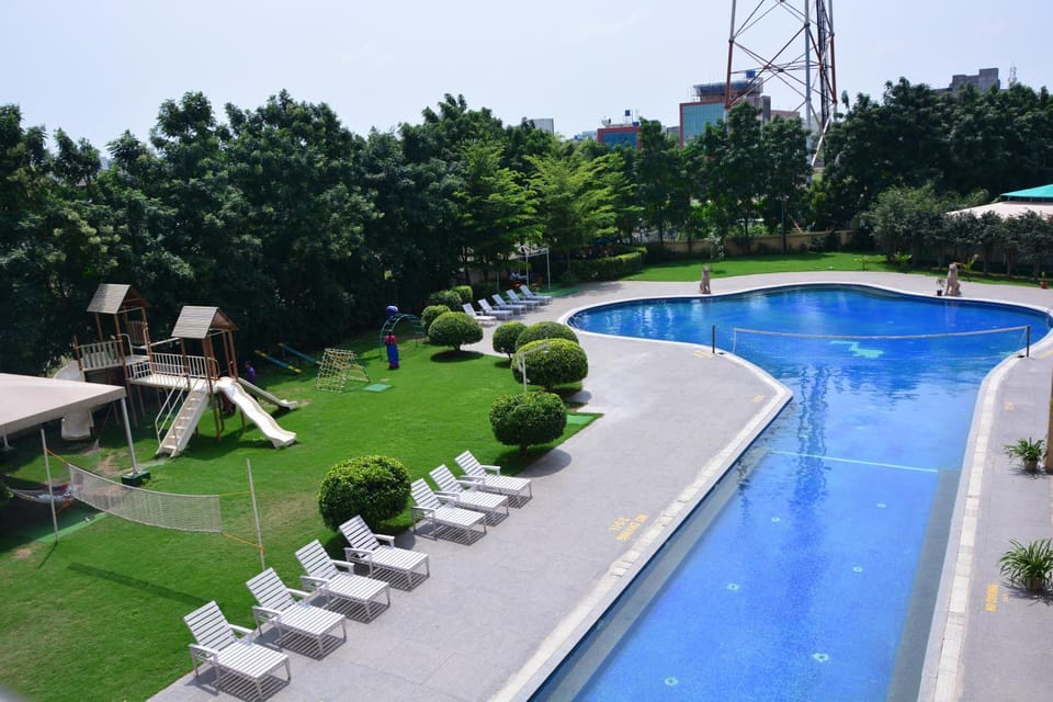 Swimming pool