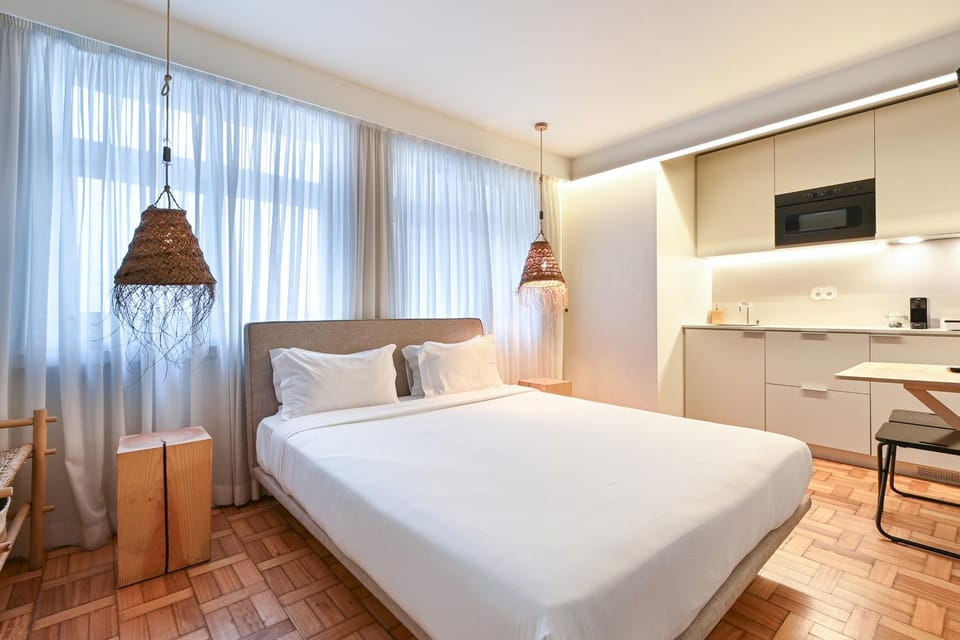 Bed, Kitchen or kitchenette