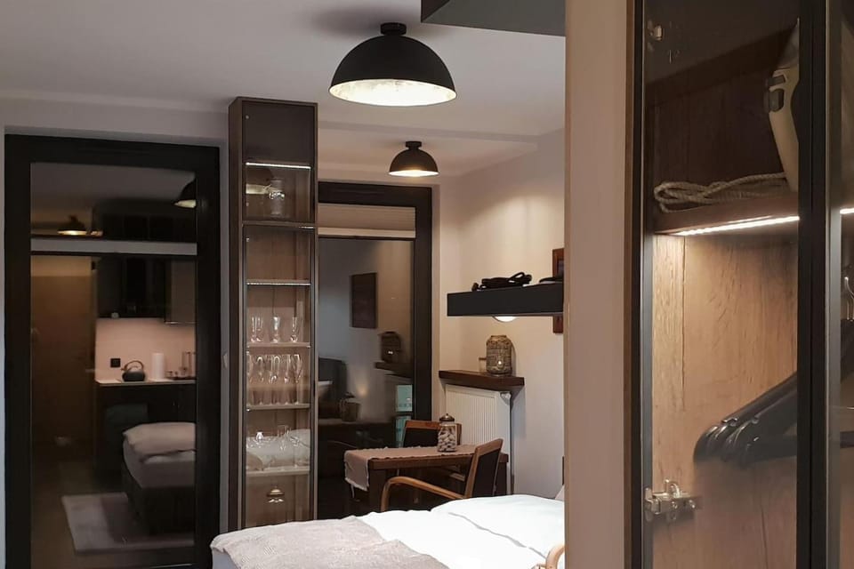 Bed, Photo of the whole room, wardrobe