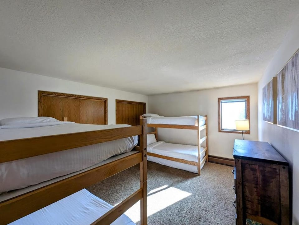 Enclave 5 by SummitCove Lodging in Colorado House in Keystone