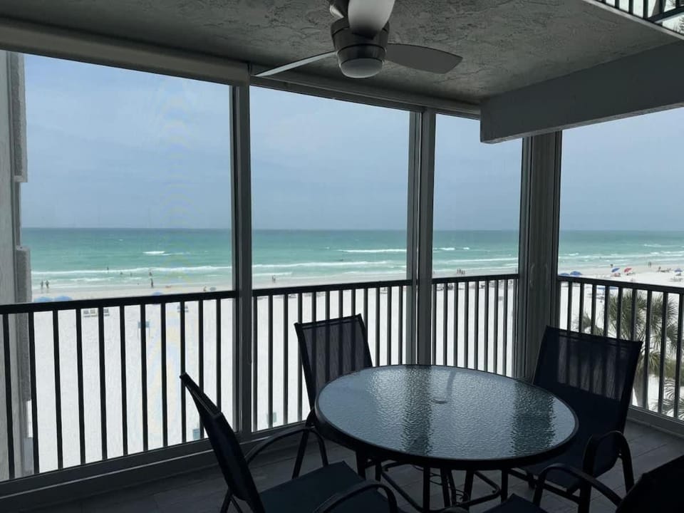 Full beachfront Condo - Gulf view- Sunsets - Pool - Chairs House in Siesta Beach