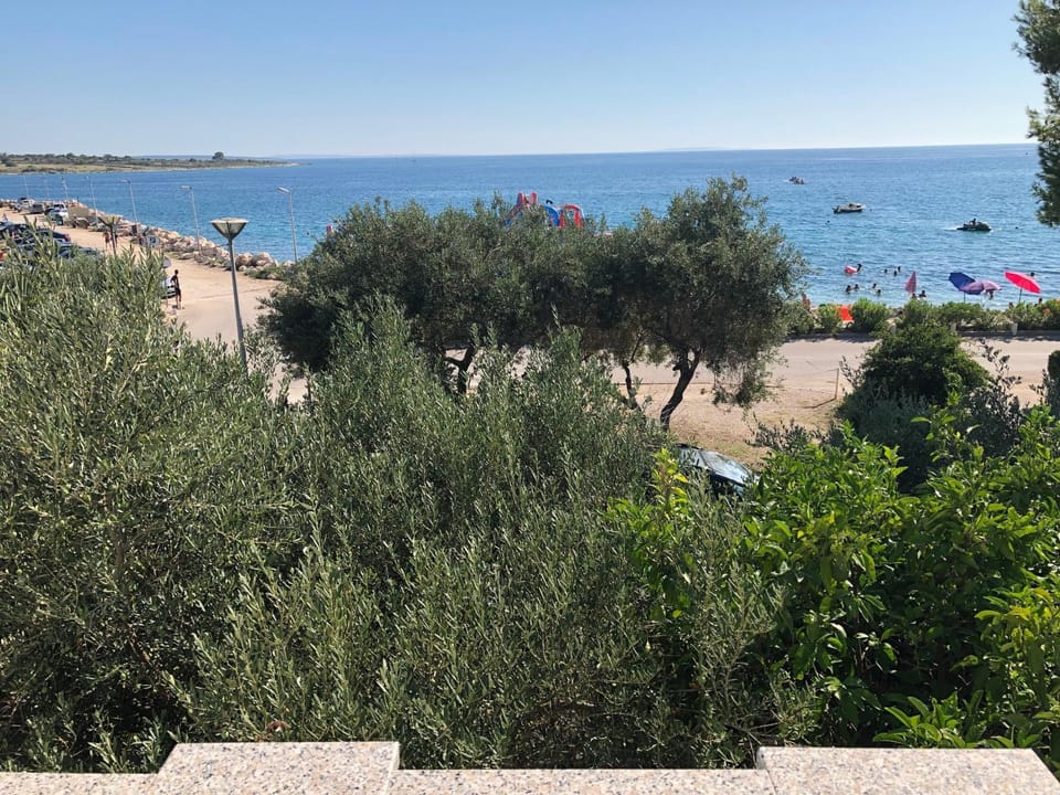 Adriatic House Apartment in Novalja
