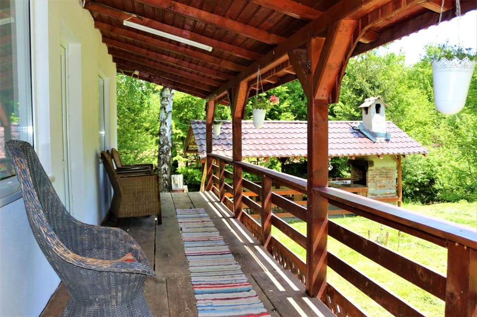 BBQ facilities, Balcony/Terrace, Garden view