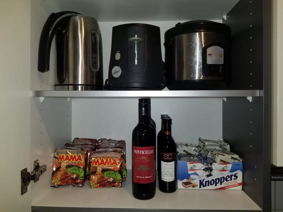 Meals, Lunch, Dinner, Alcoholic drinks