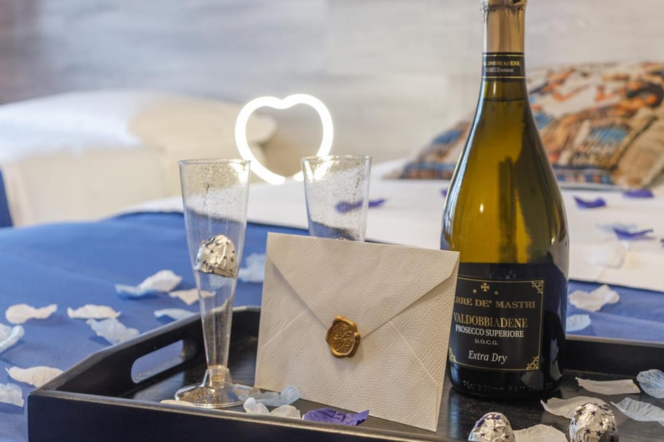 OPERA et LOVE - 200m dall'Arena con convenzione per Parcheggio e Colazione in pasticceria adiacente Bed and Breakfast in Verona