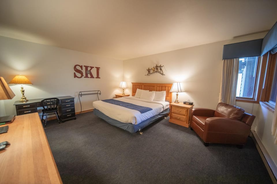 Ski Run 202 by SummitCove Lodging in Colorado House in Keystone