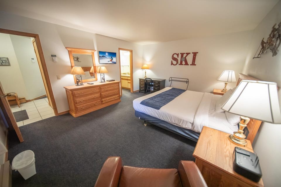 Ski Run 202 by SummitCove Lodging in Colorado House in Keystone