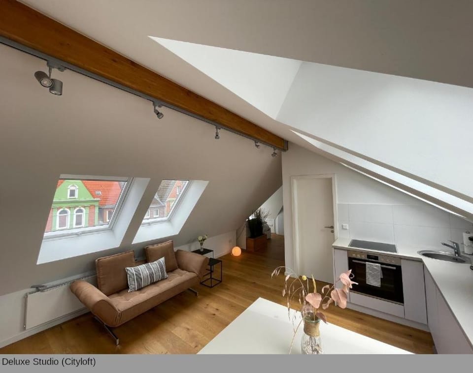 Kitchen or kitchenette, Seating area