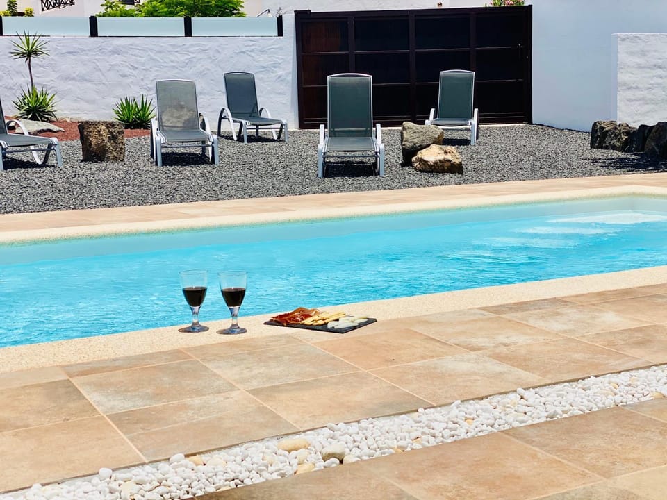 Swimming pool, Swimming pool