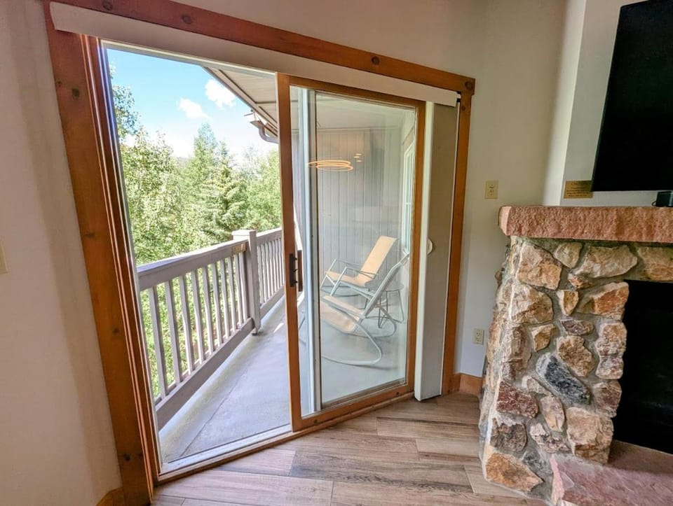 Expedition Station 8607 by SummitCove Lodging in Colorado House in Keystone