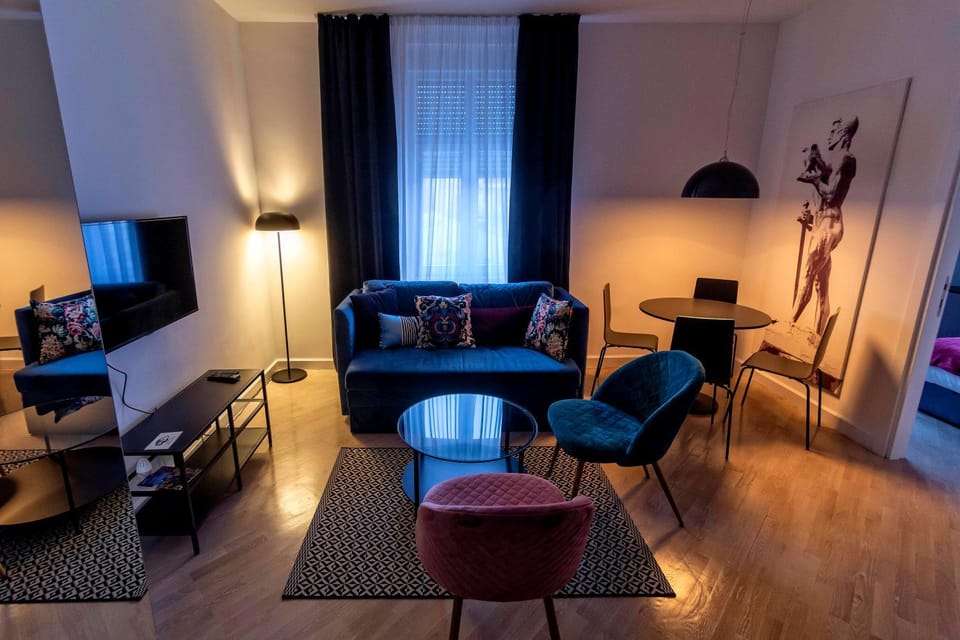 Living room, Seating area