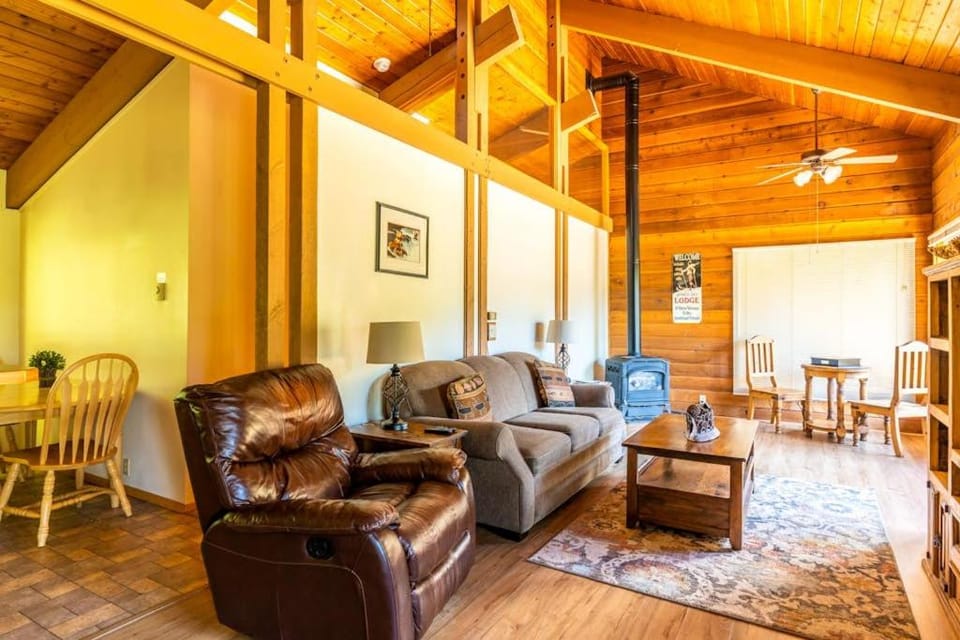 Gray Wolf 2 Apartment in Whitefish