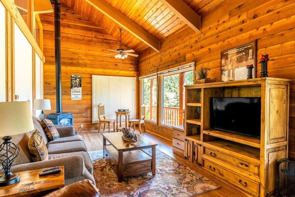 Gray Wolf 2 Apartment in Whitefish