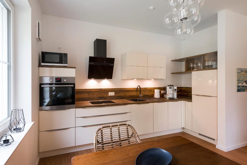 Coffee/tea facilities, Kitchen or kitchenette, Dining area