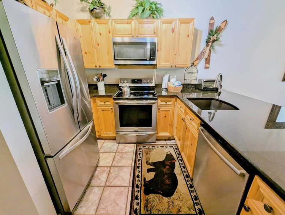 Tenderfoot Lodge 2613 by SummitCove Lodging in Colorado House in Keystone