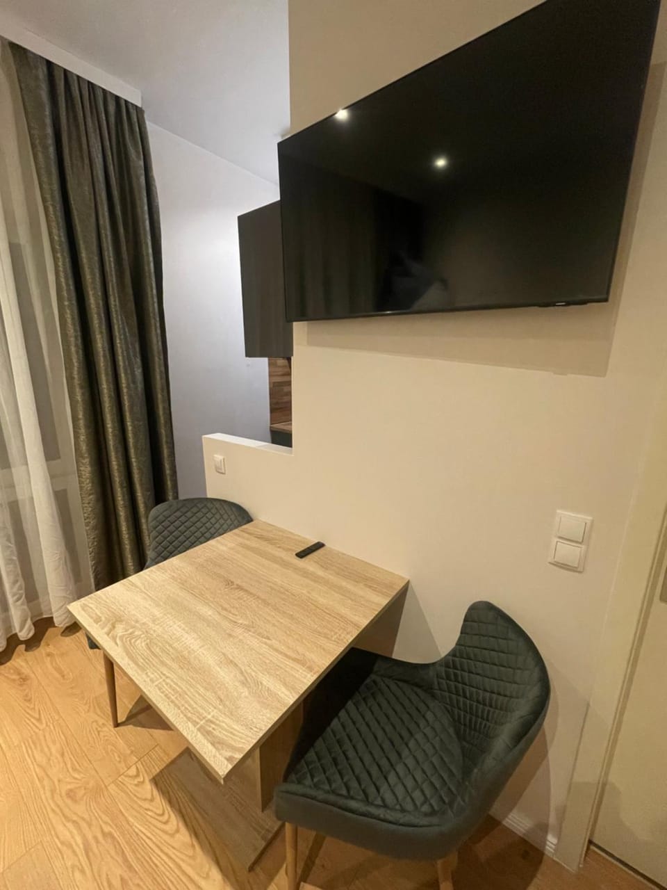 TV and multimedia, Seating area, Evening entertainment