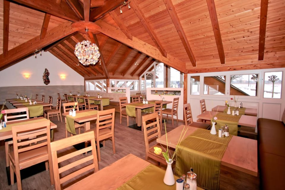 Restaurant/places to eat, Decorative detail