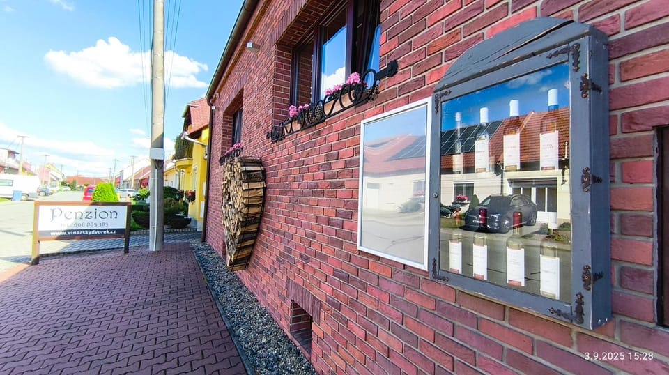 Penzion Vinařský dvorek Bed and Breakfast in South Moravian Region