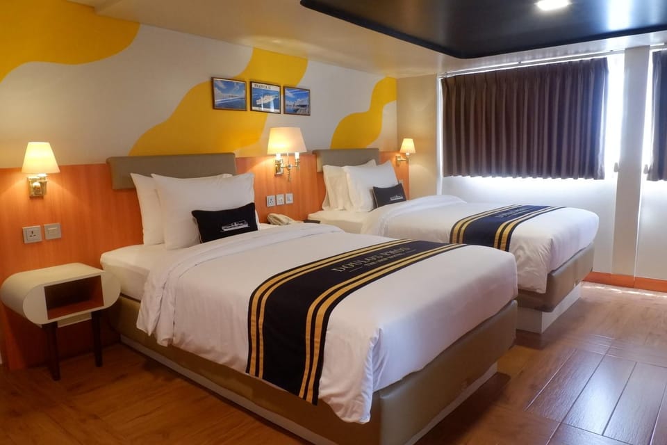 Doulos Phos The Ship Hotel Hotel in Teluk Sebong