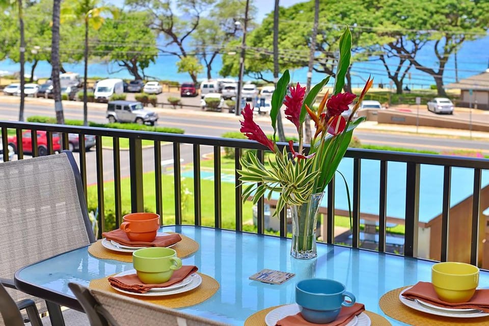 Maui Parkshore 307 - Stunning Remodel, Ocean Views House in Kamaole