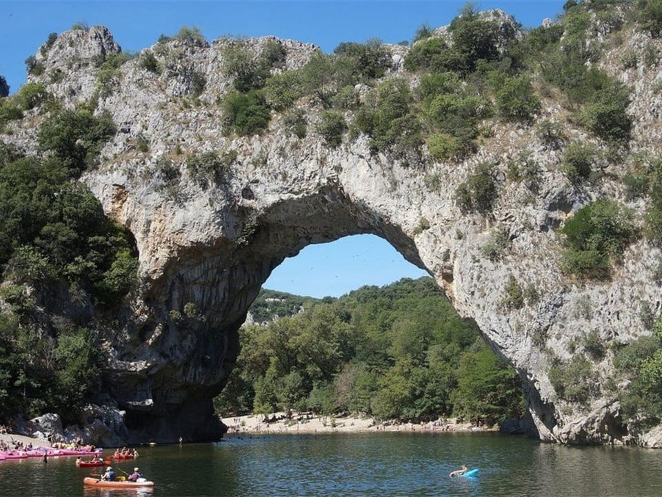 Maison climatisée avec jardin près du centre de Vallon Pont d'Arc - 6 couchages - FR-1-382-112 House in Vallon-Pont-d'Arc