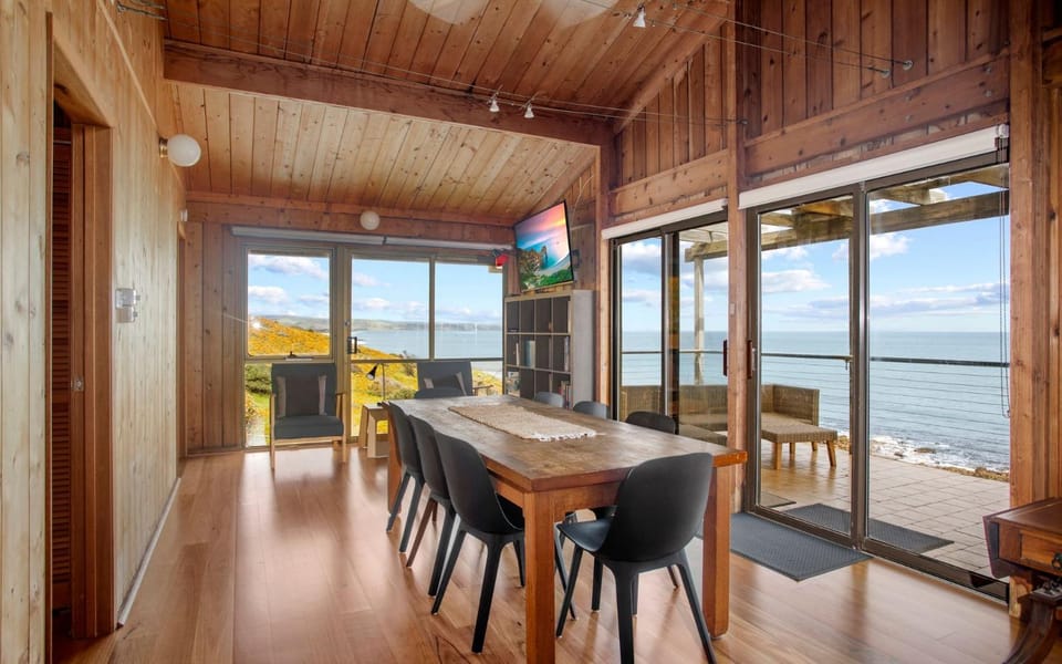 Cliffs End Beach Shack 105 Gold Coast Drive House in Carrickalinga
