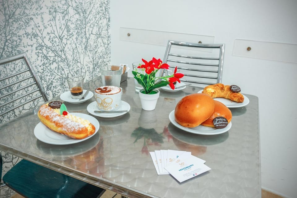 Food and drinks, Food, Breakfast, Continental breakfast, Buffet breakfast