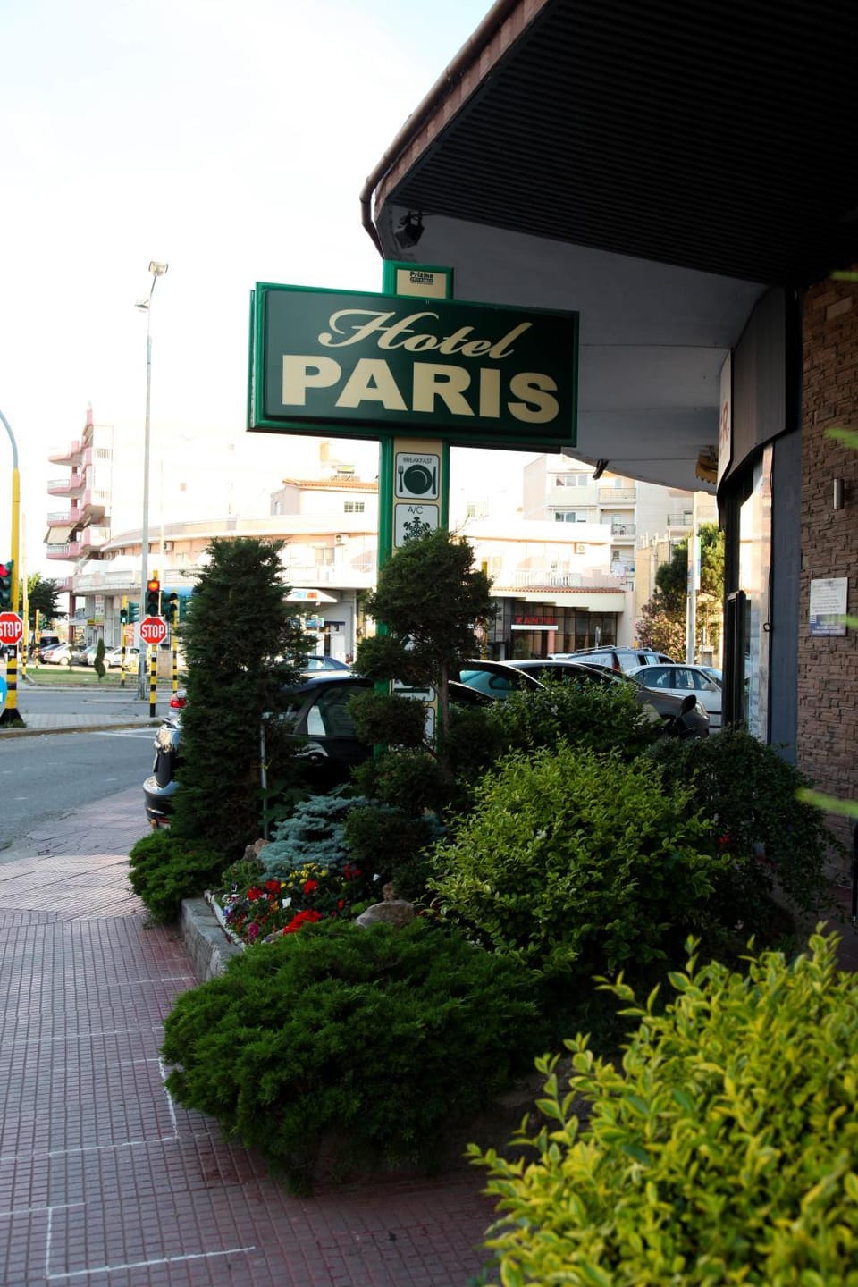 Facade/entrance