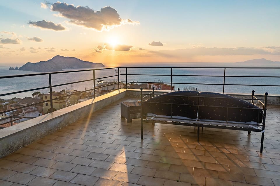 Balcony/Terrace, Landmark view, Sea view, sunbed