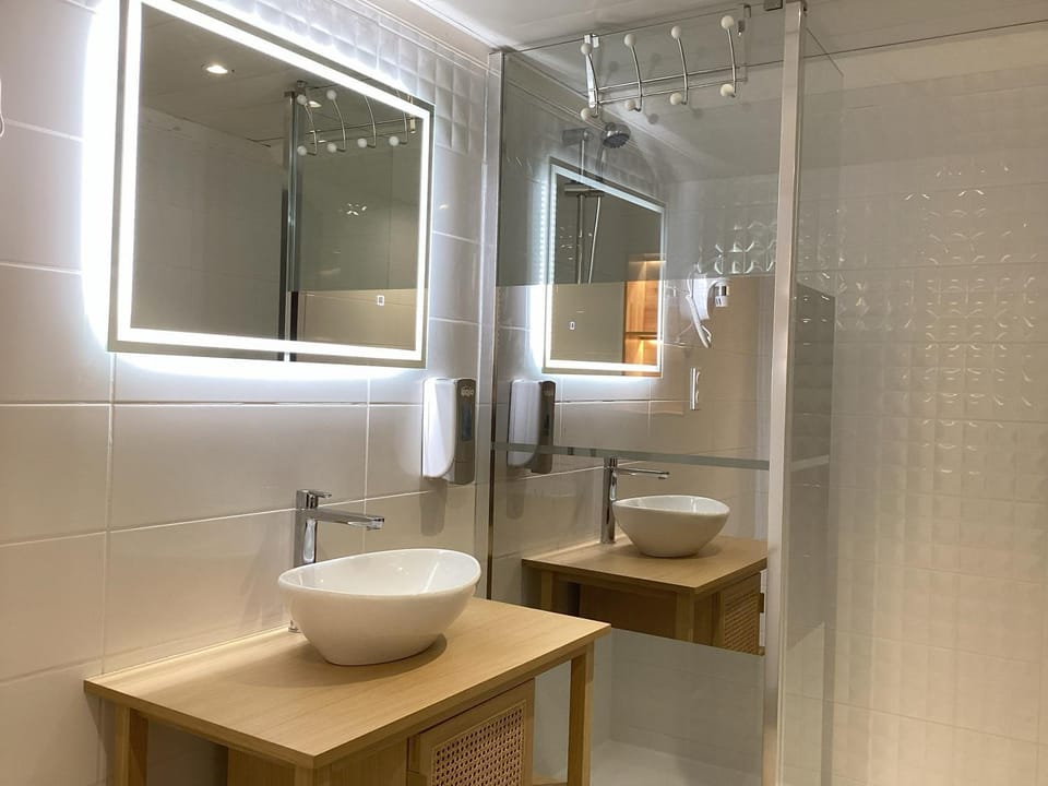 Shower, Bathroom