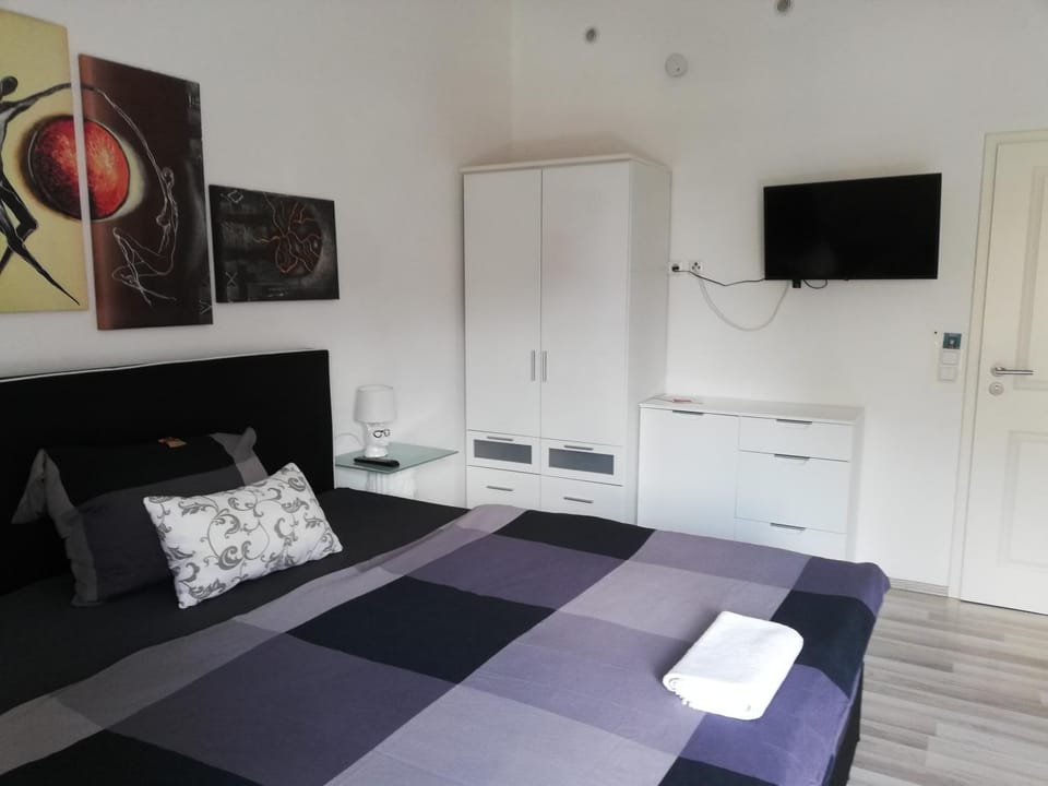 Bed, TV and multimedia