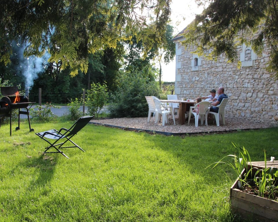 Facade/entrance, BBQ facilities, Balcony/Terrace